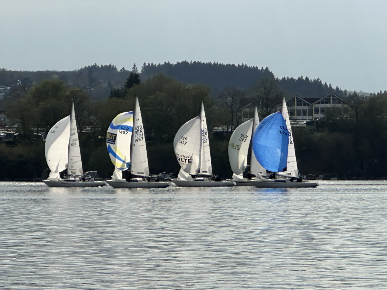 April 2026
Leichter Wind
